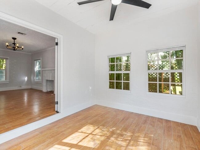 Building Photo - 209 Lytton Ct