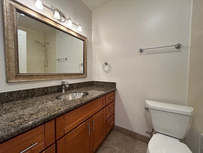 Building Photo - Bright & Updated 1BR Condo in Prime Walnut Creek Location – Vaulted Ceilings & Pool Access!