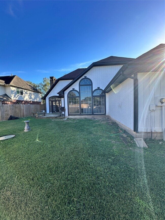 Building Photo - 2734 Plantation Wood Ln