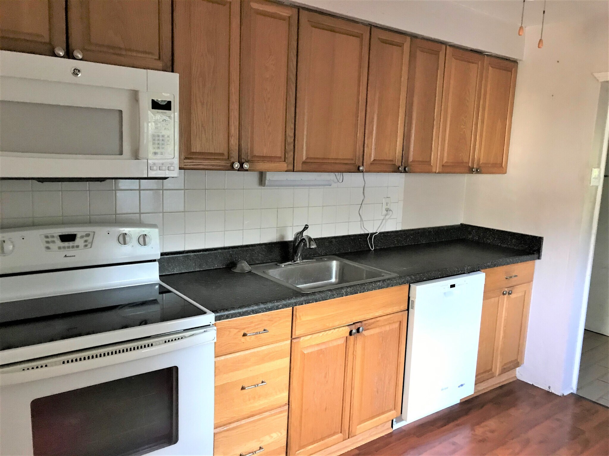 Building Photo - 5016 18th Ave S