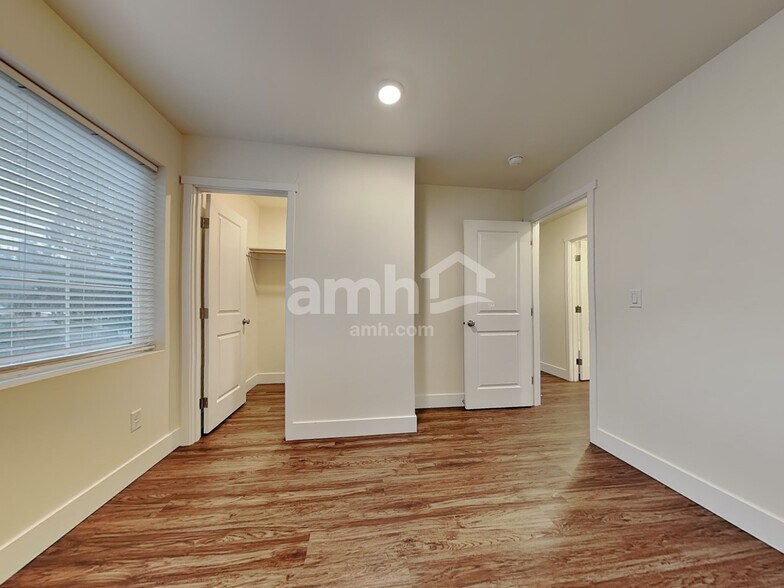 Building Photo - 12612 81st Ave Ct E