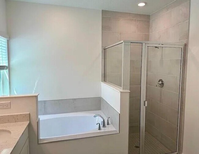 Building Photo - 4511 NW 14th Lp