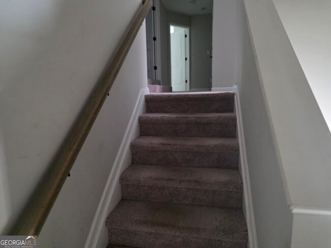 Building Photo - 132 W River Cane Run