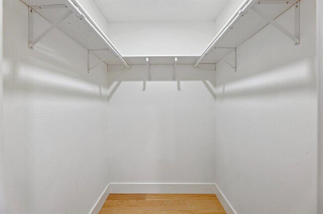 Building Photo - 1743 Cricket Hollow Dr