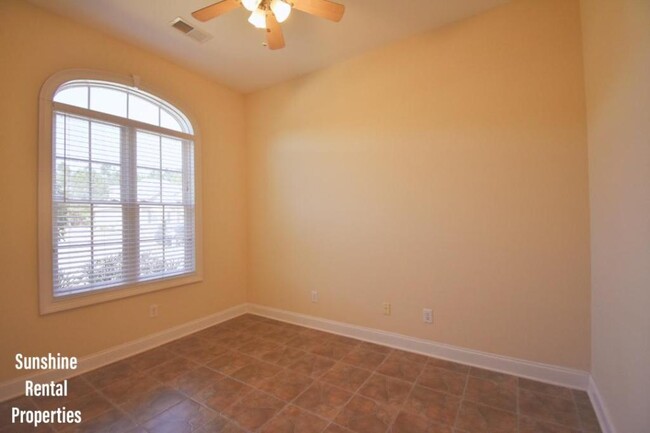 Building Photo - 9173 Abingdon Dr