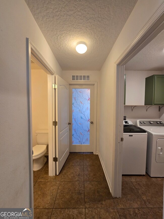 Building Photo - 127 Cedar Cir Dr