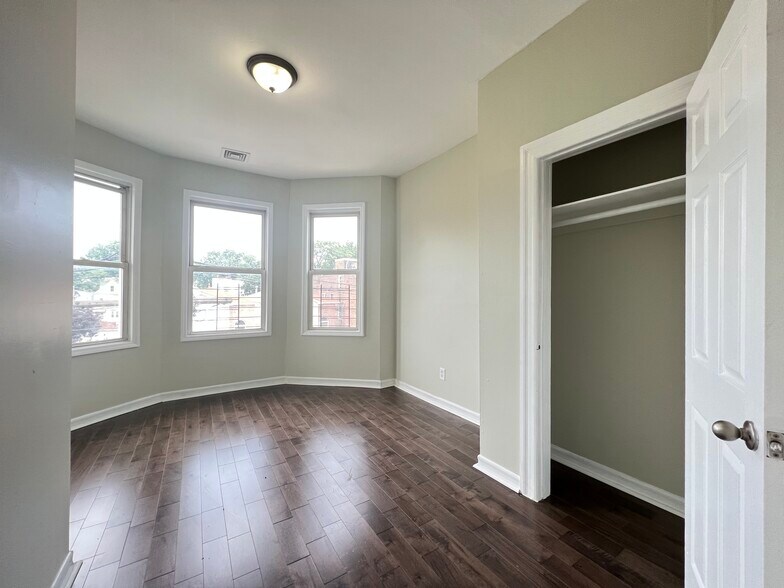 Unit 2 - 908 Bergen St