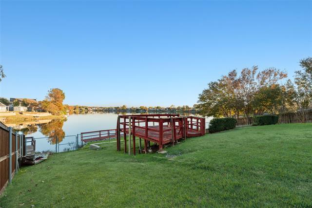 Building Photo - 1507 Lakeshore Dr