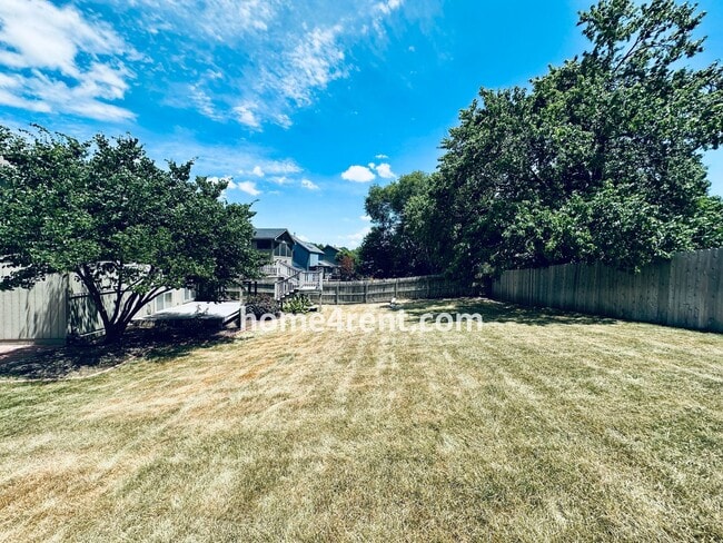 Building Photo - Four Bedroom Olathe Home in a Quiet Neighb...
