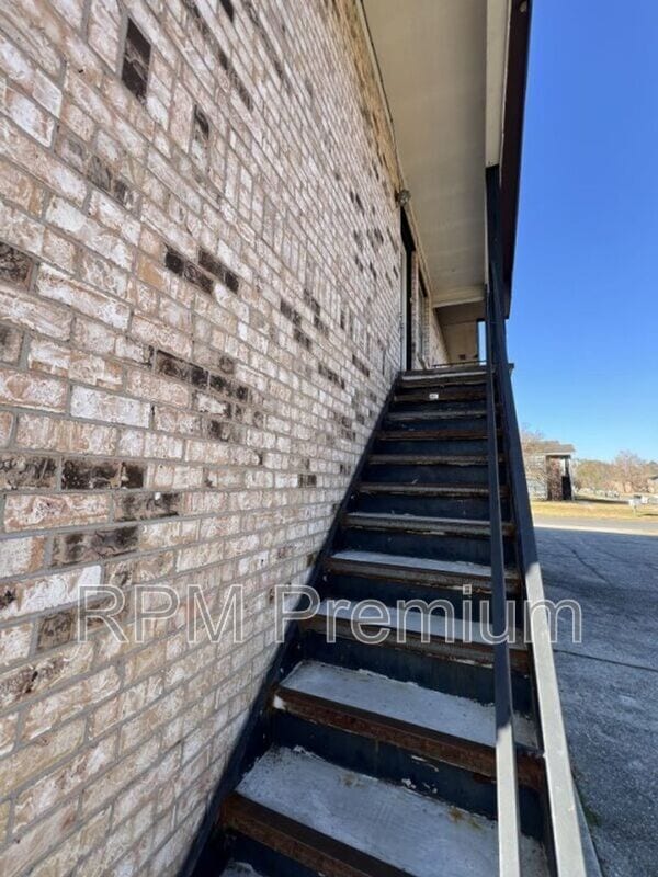 Building Photo - 5170 Weston