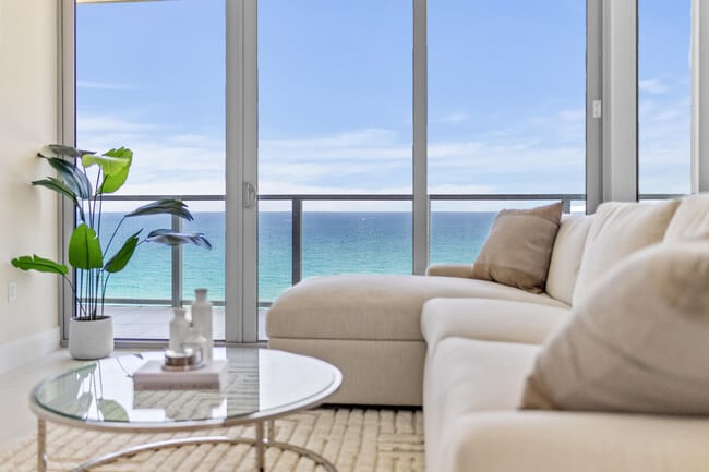 Building Photo - 3100 N Ocean Dr