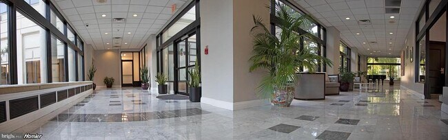 Building Photo - 2001 Hamilton St