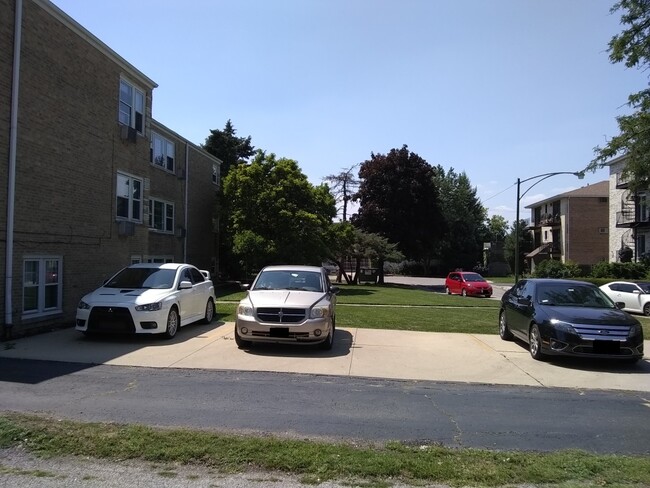 Building Photo - 5819 W 54th Pl