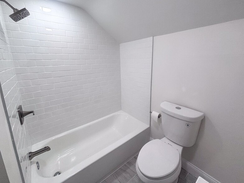 Building Photo - 38 Judith St