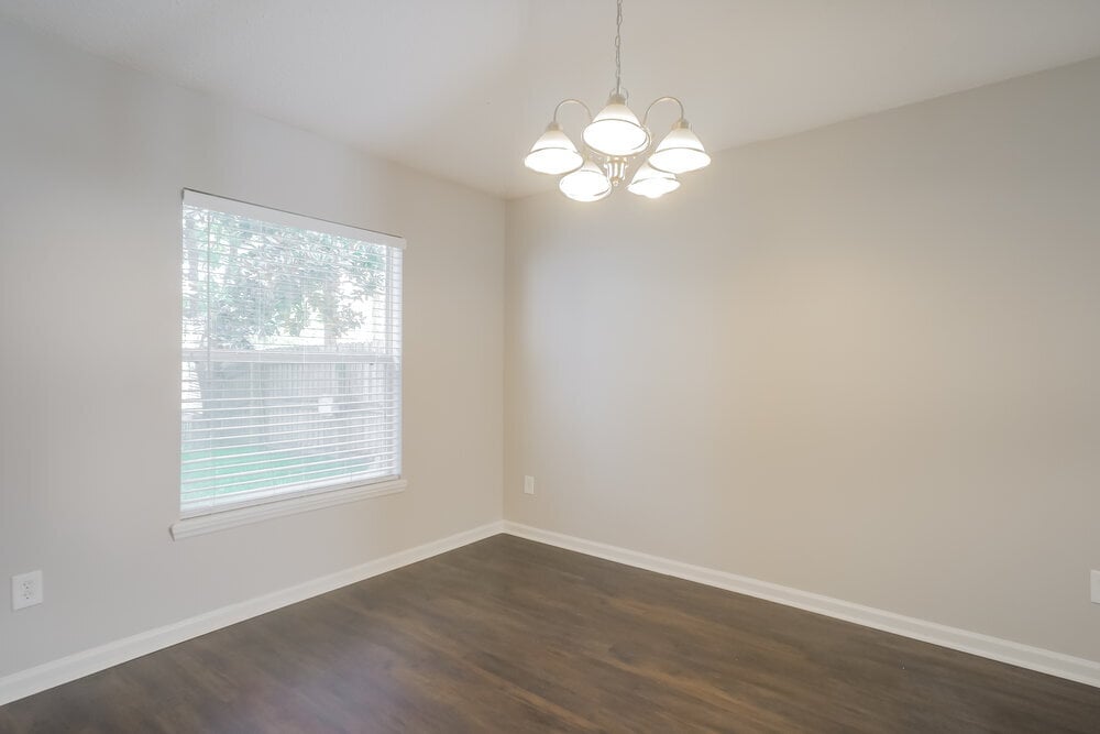 Building Photo - 2398 Creekfront Dr