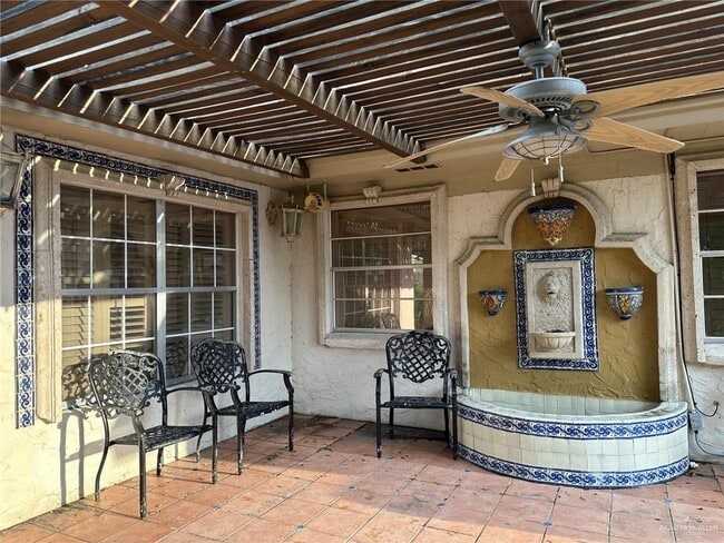 Building Photo - 41 Redbud Ave