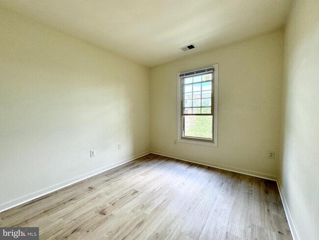 Building Photo - 10175 Treble Ct