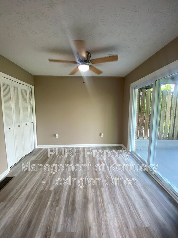 Building Photo - 3493 Sutherland Dr