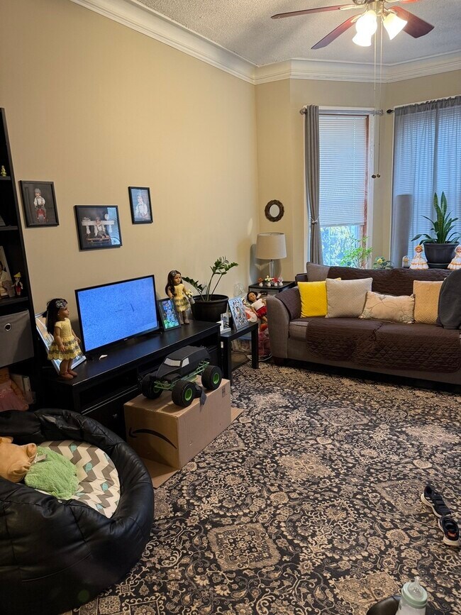 Building Photo - 1839 N Washtenaw Ave