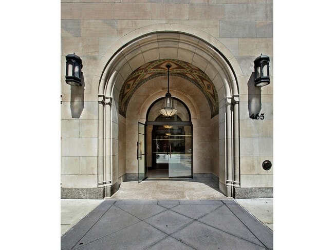 Building Photo - 465 W 23rd St