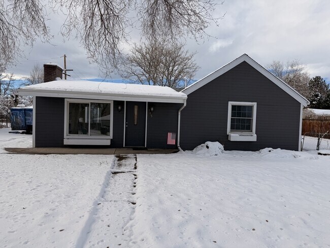 Building Photo - 105 S Kendall St