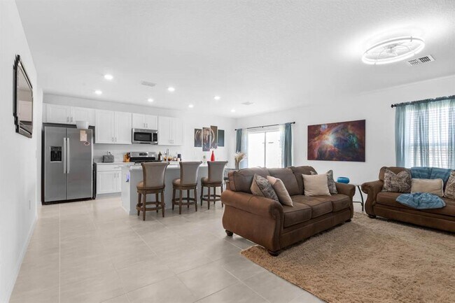 Building Photo - 13524 Camelot Ct