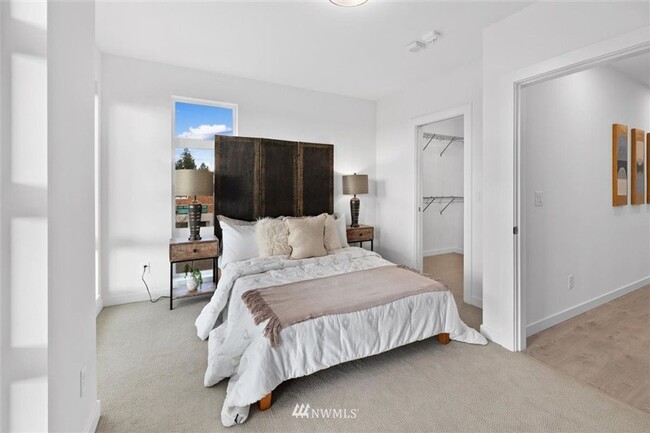 Building Photo - 3 Bedroom Townhome in Seattle