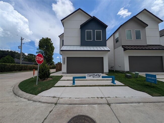 Primary Photo - 4403 Abaco Ln