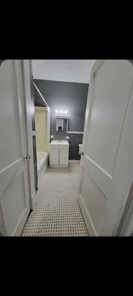 Building Photo - 1609 25th St