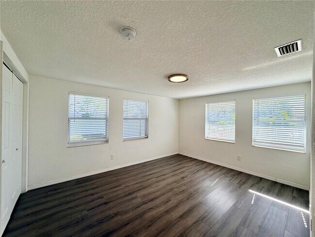 Building Photo - 3295 Adrian Ave