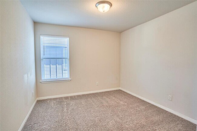 Building Photo - 3034 Mill Run Bnd