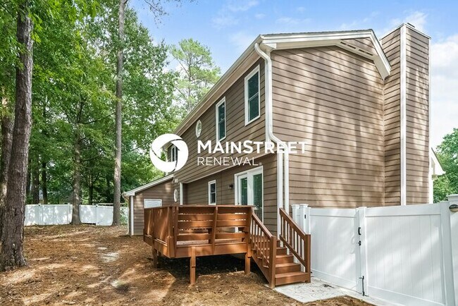 Building Photo - 3 Bedroom Pet-Friendly Home in Raleigh, NC with Main Street Renewal
