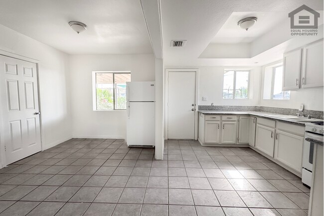 Building Photo - 2Bed/1Bath House at McDowell/32nd St! Move-In Ready on 10/08/2026! – NO HOA!