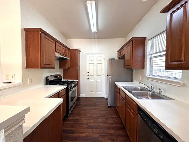 Building Photo - 506 Delmar Ave