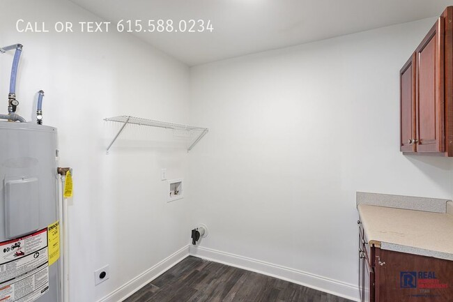 Building Photo - 307 W 13th St