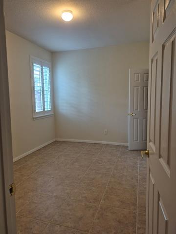 Building Photo - 7205 Hogan Dr