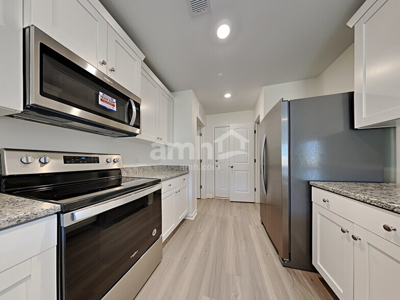 Building Photo - 1325 John Swann St