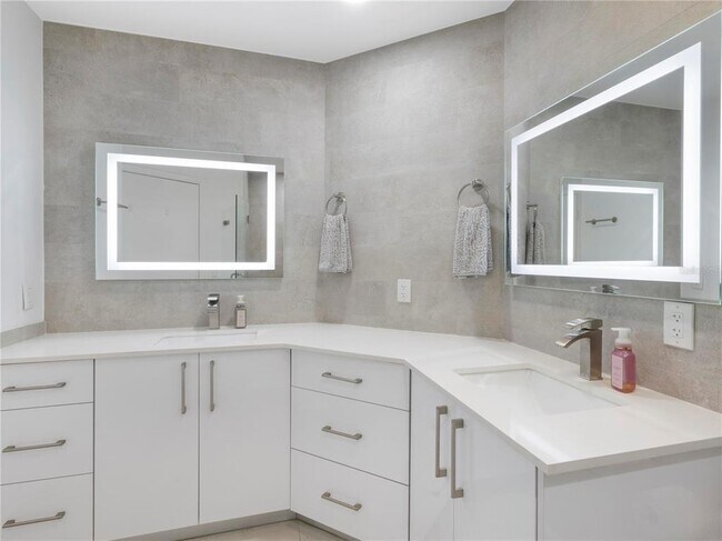 Building Photo - 5157 Floria Way