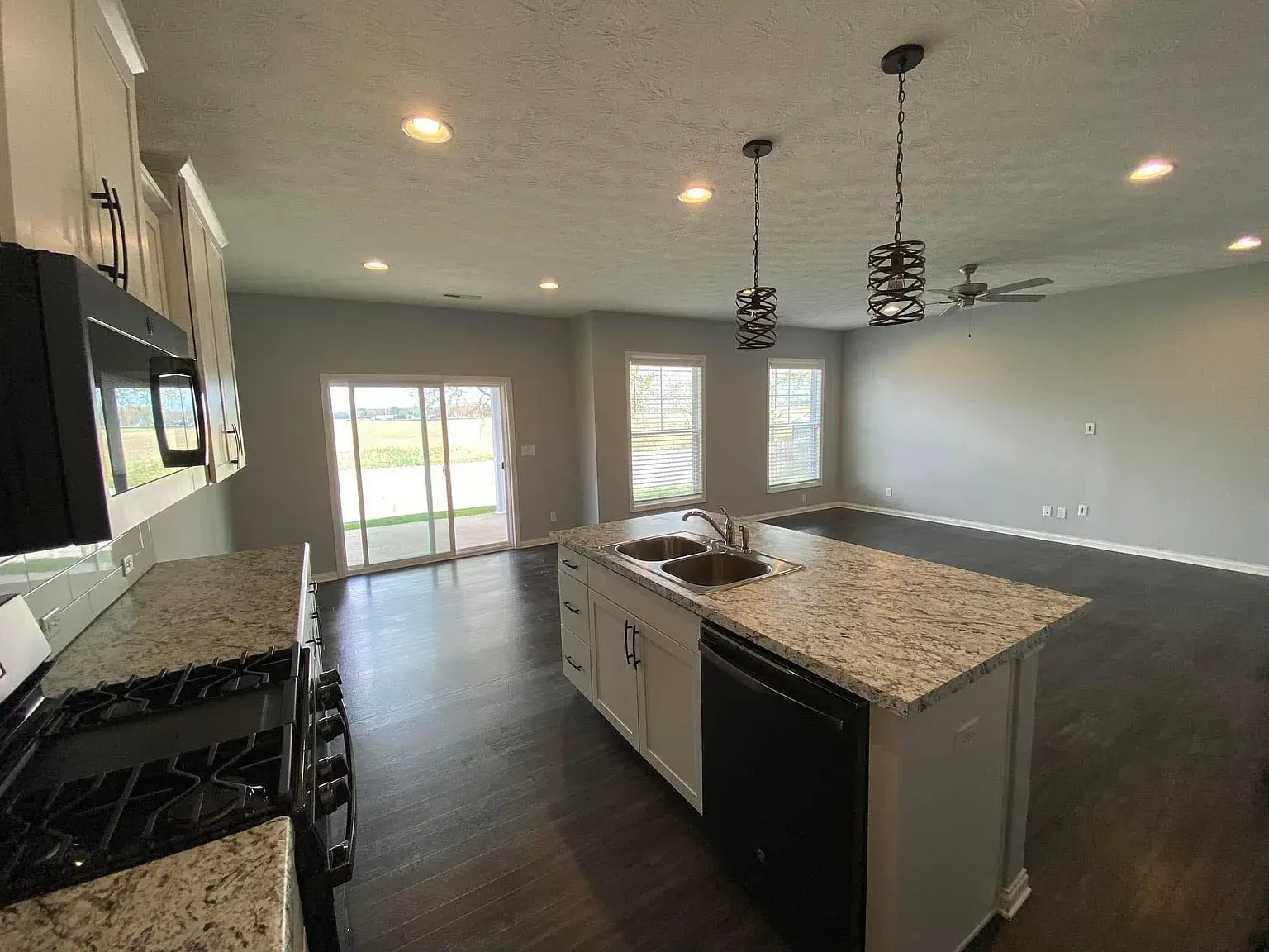 Building Photo - 4154 Little Bluestem Dr
