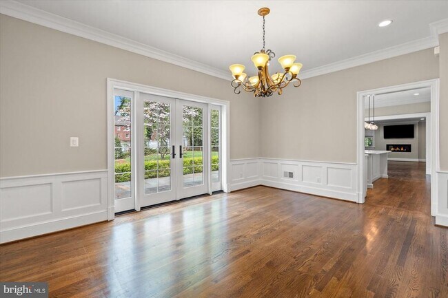 Building Photo - 4905 Dorset Ave