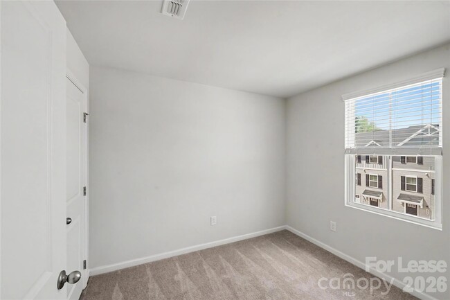 Building Photo - 6042 Cutwater Cir