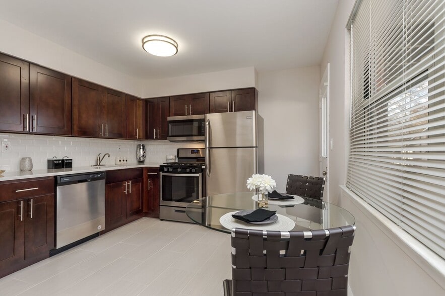Interior Photo - Grandview Gardens