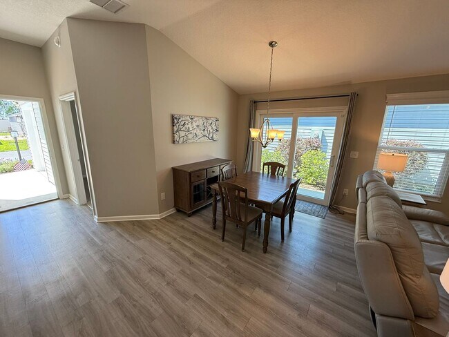 Building Photo - Fully Furnished, 3 Bed, 2 Bath, Turnkey ANNUAL Lease in the Village of Lake Denham