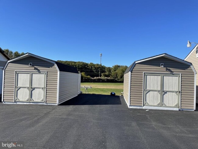 Building Photo - 1213 Old Love Point Rd