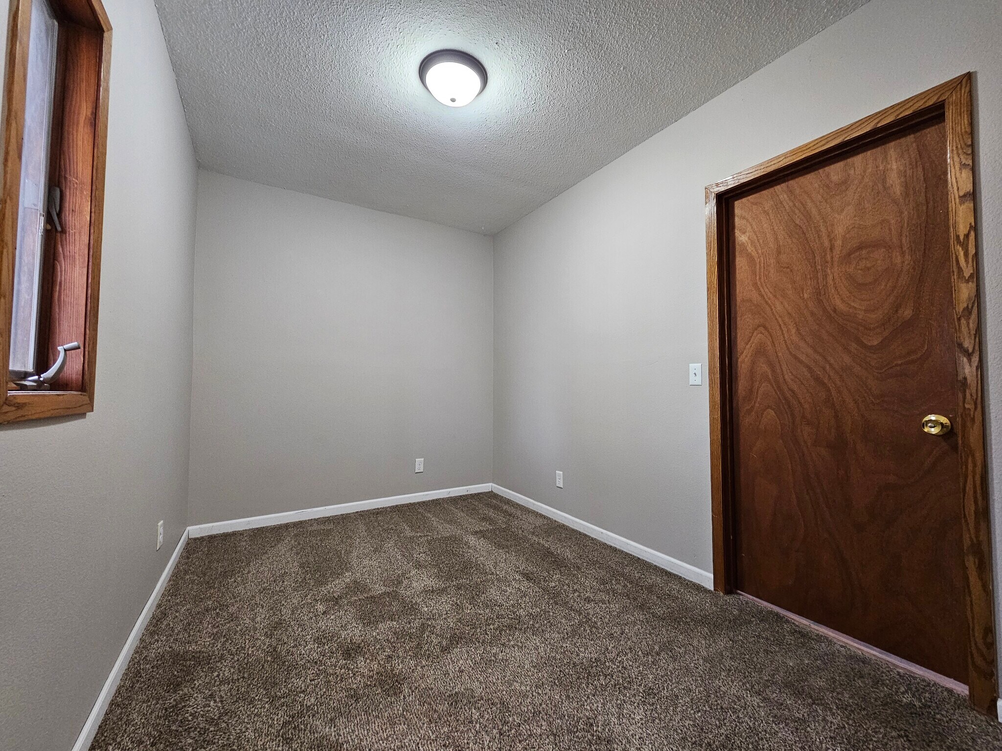 Building Photo - 107 W Park St