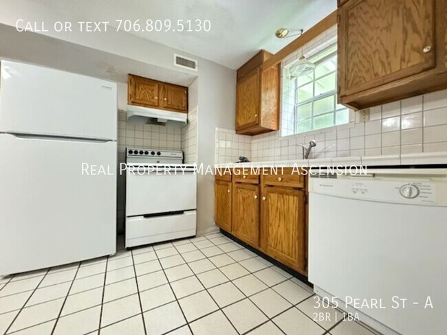 Building Photo - 305 Pearl Ave