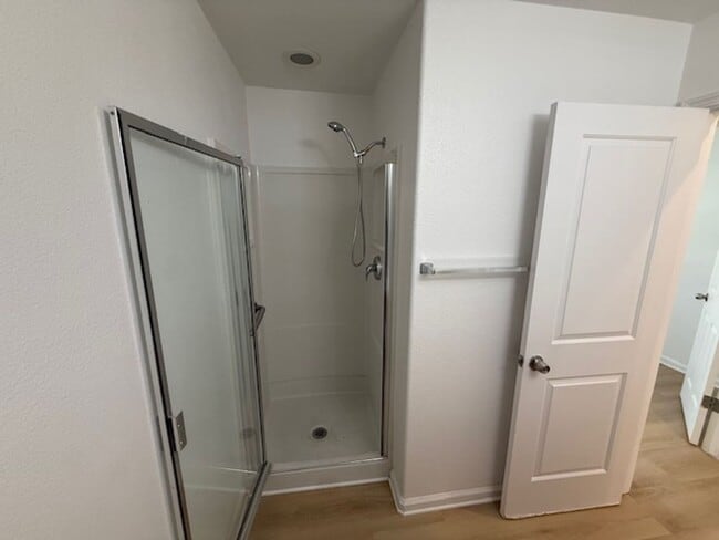 Building Photo - 3-Bedroom Townhome in Central Richmond Near Richmond BART Station