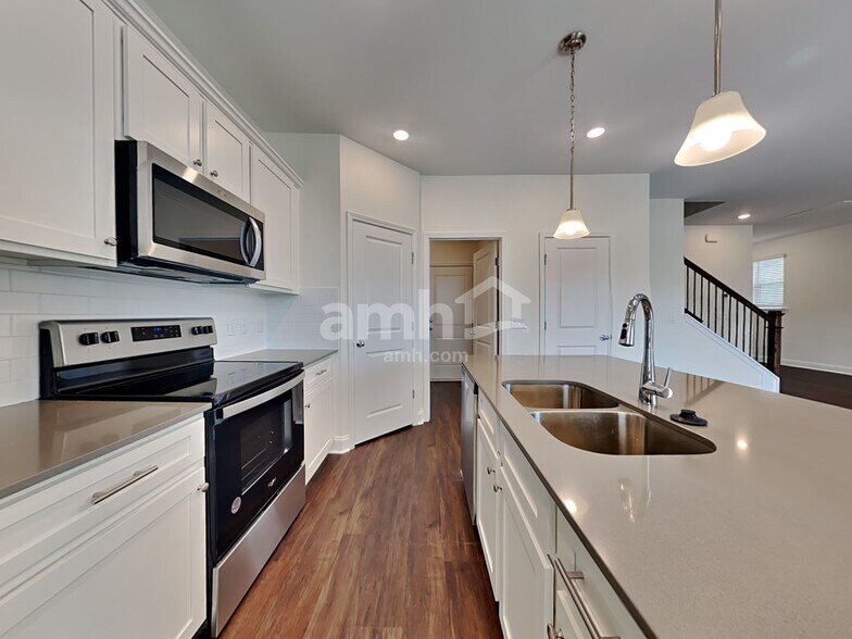 Building Photo - 509 Plumeria Ln