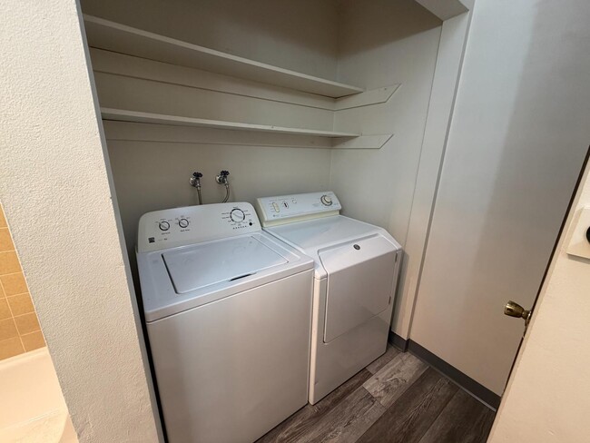 Building Photo - 225 N 8th St