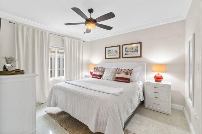 Building Photo - 3310 NE 18th St